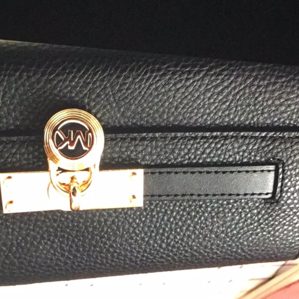 Woman’s original wallet